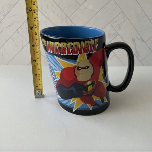 Mr. Incredible The Incredibles Slanted Mug Disney Store Vintage - Picture 6 of 7